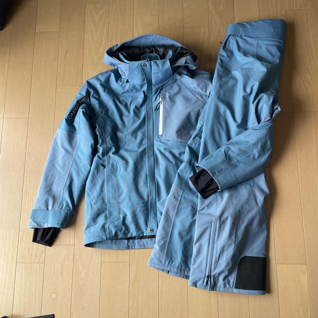 オンヨネONYONE スキーウェアデモチーム　サイズM 選手用非売品　上下セット