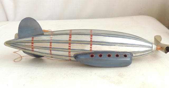 ● 戦前の飛行船《 メイコン Macon 》セルロイド製　ジャンク品