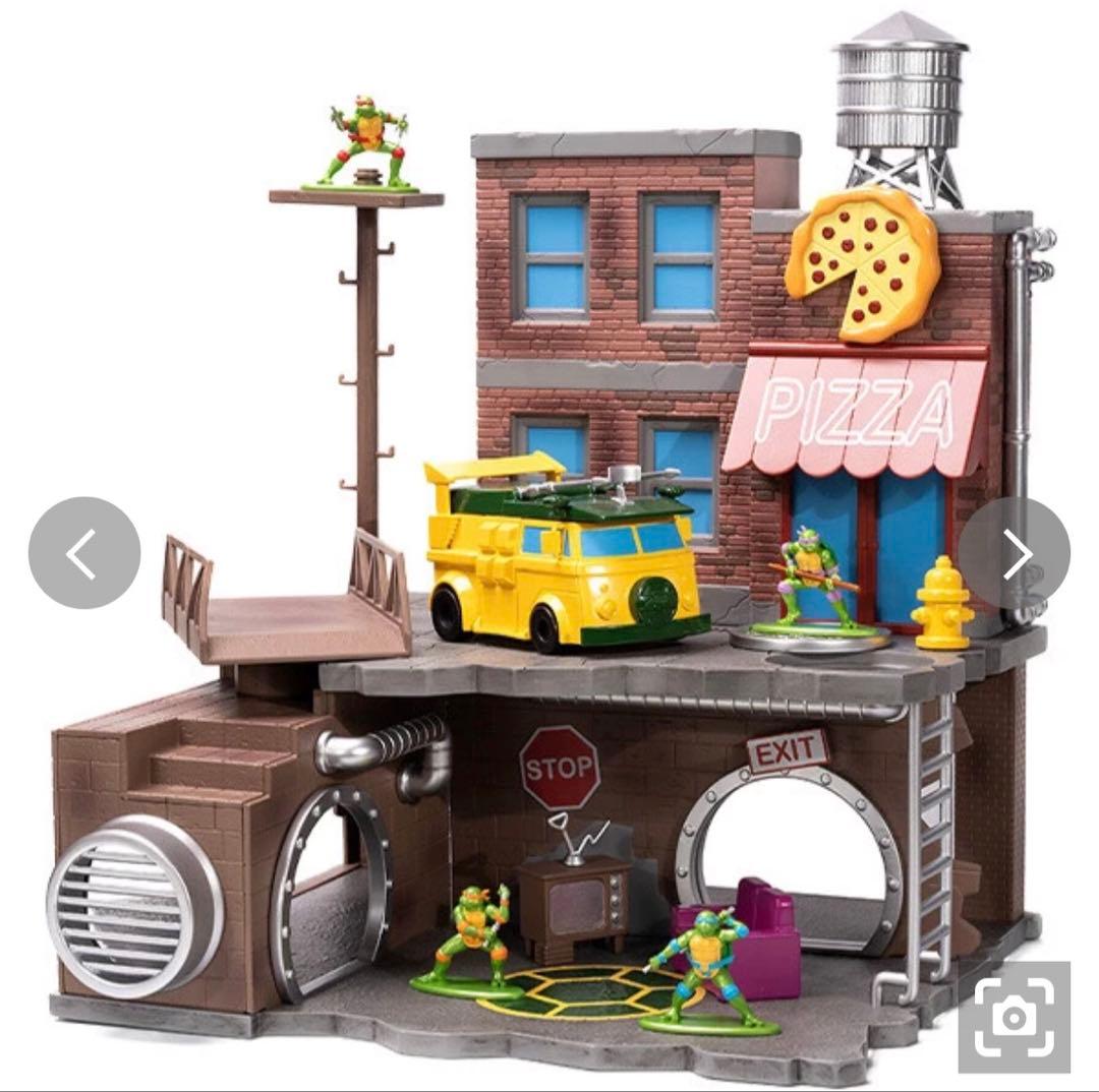 ミニカー TMNT TURTLE LAIR W/4 FIGURES + VEHICLE