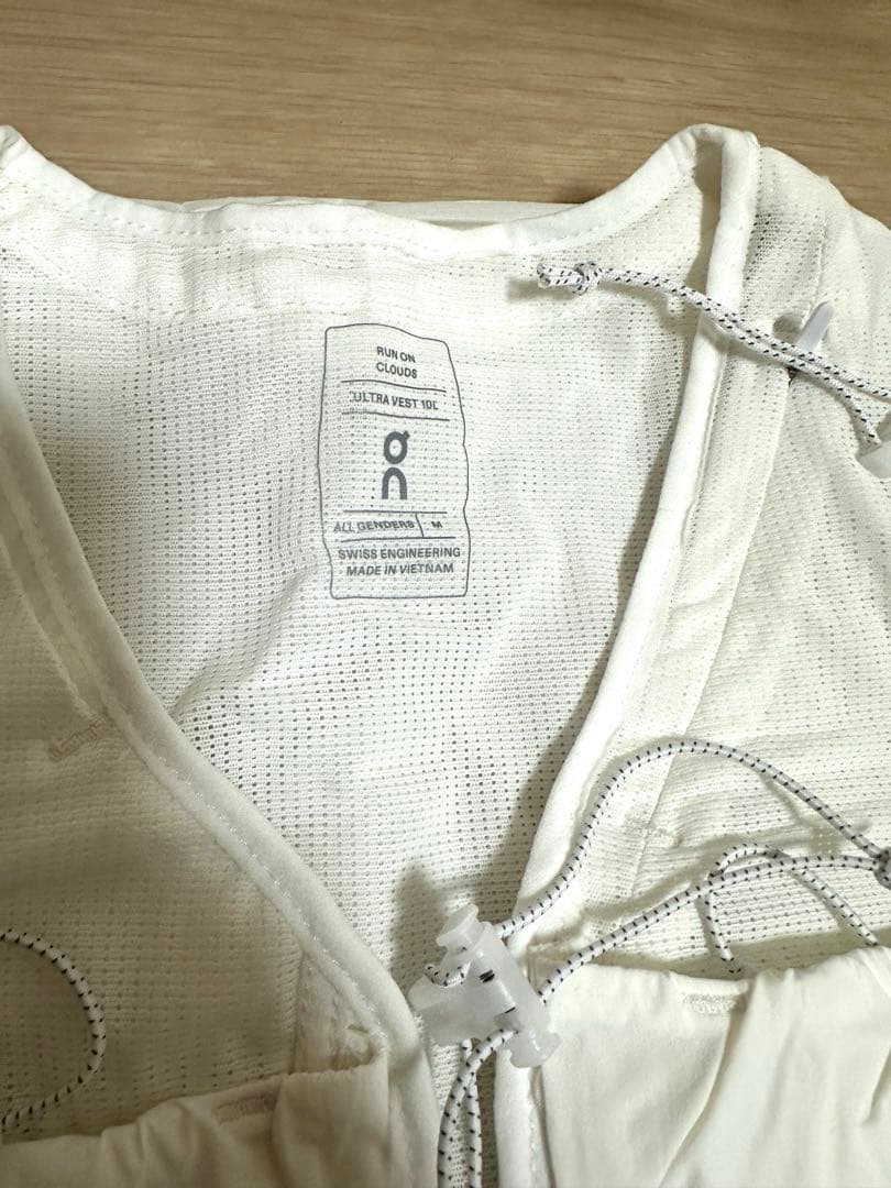 On Ultra Vest 10L オン ウルトラベスト Mサイズ